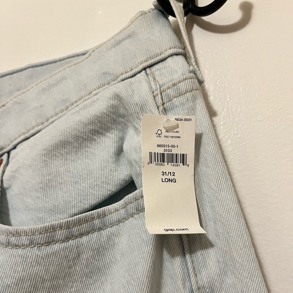NWT GAP High Rise Cheeky Straight raw hem light jeans denim - Picture 3 of 5